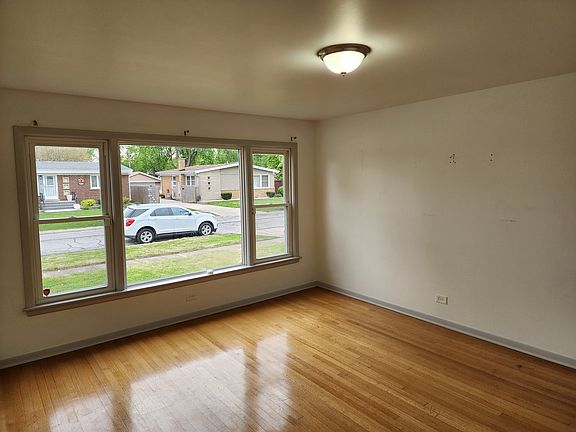 2nd image of 151 Amy St