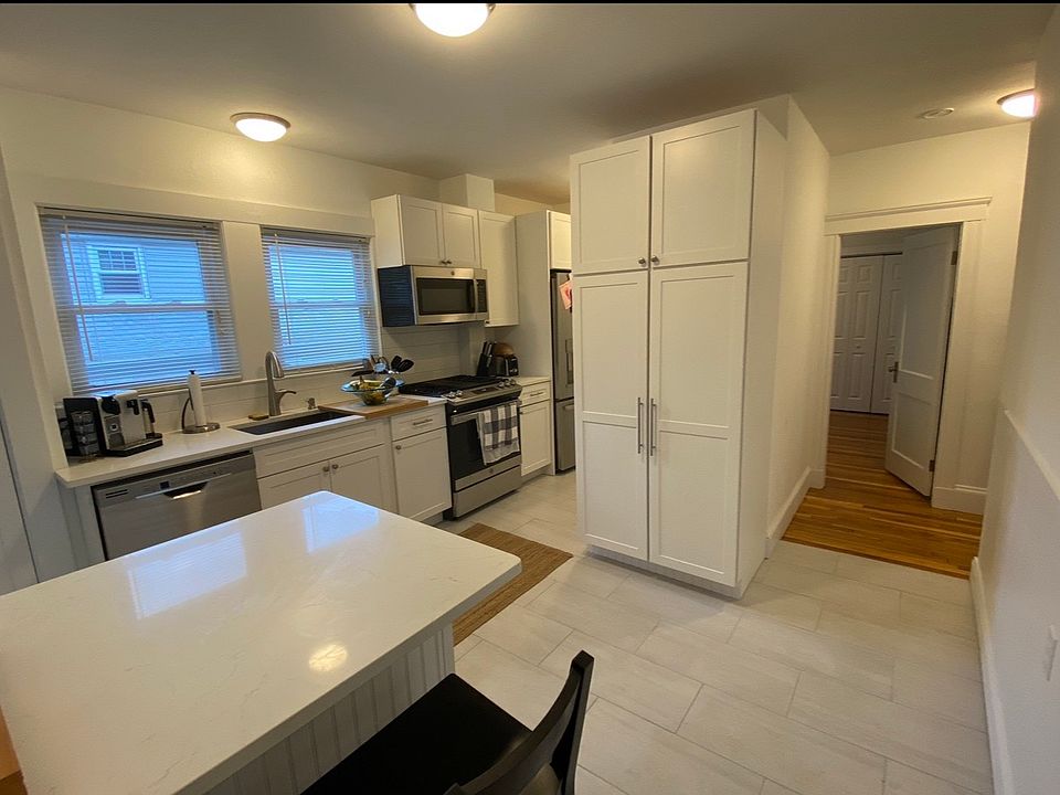 1st image of 665 Main St #1