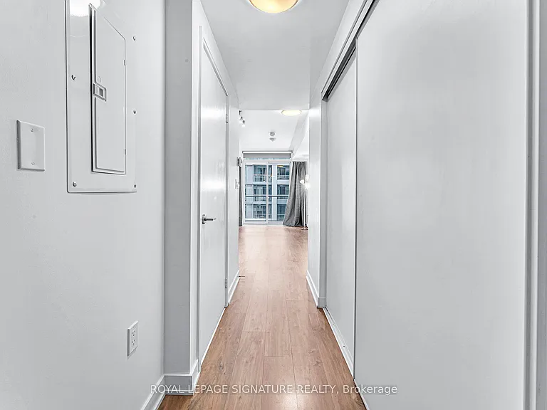 27 Bathurst St #519 — Photo 12