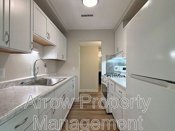 2nd image of 2119 Arbor St APT 104