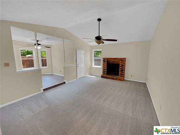 3rd image of 406 Suzie St