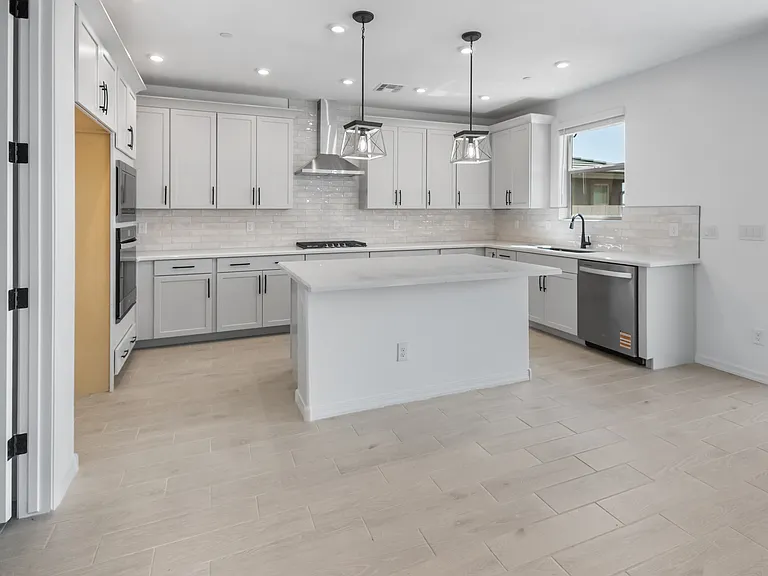 13415 W Eagle Feather Rd — Photo 5