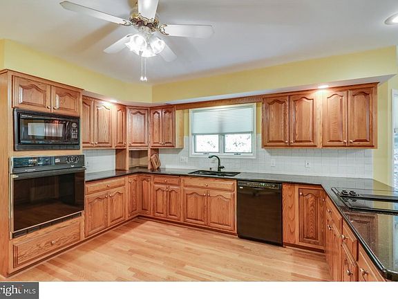 3rd image of 3111 Videre Dr