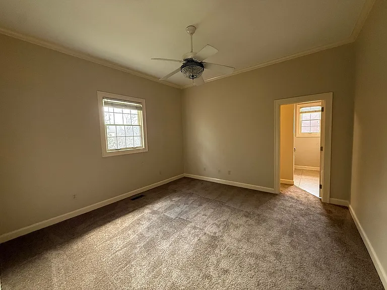 200 Ridgeway Dr — Photo 12