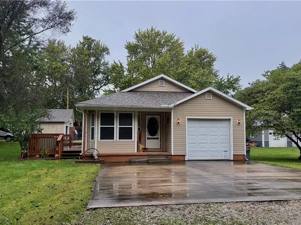 302 N 3rd St, Trimble, MO 64492