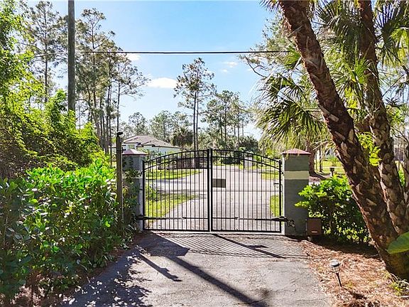 3rd image of 660 Everglades BLVD S
