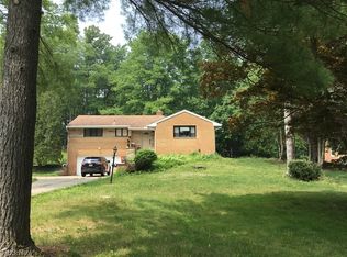 6725 Wallings Rd, Brecksville, OH 44141