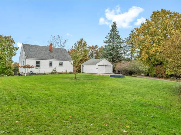 3835 Hillside Rd, Seven Hills, OH 44131