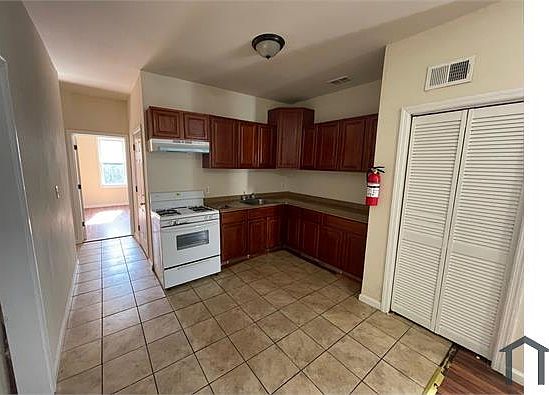 1st image of 132 Schuyler Ave Floor 2
