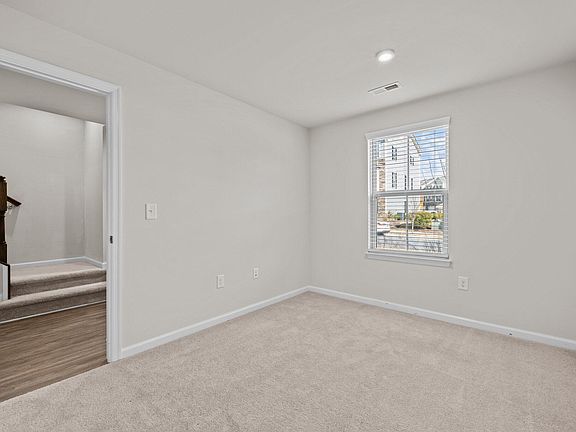 4th image of 209 Timber Forest Ln