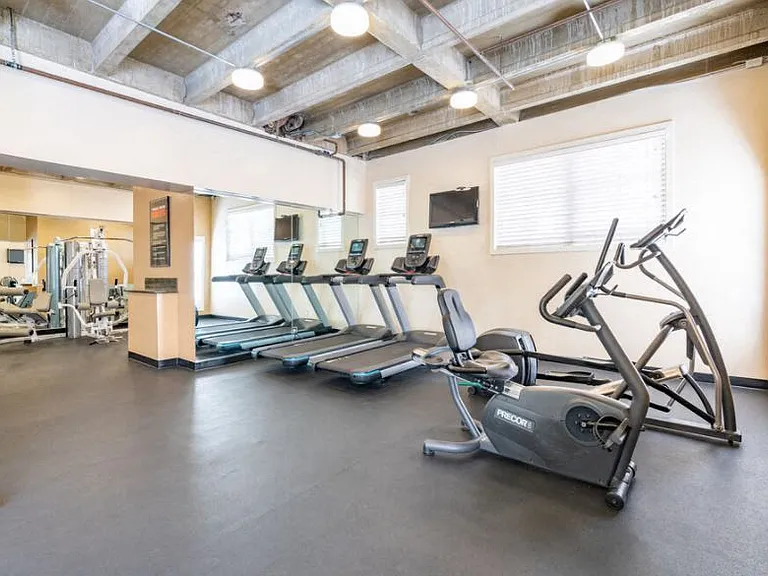Lindbrook Manor Apartments Gym
