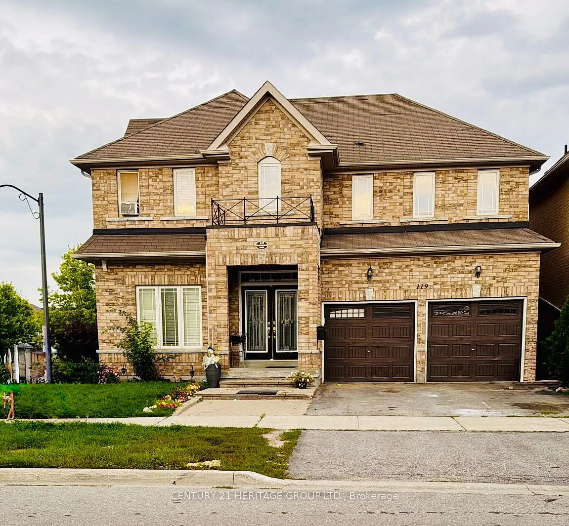 4 bed, $2,950 — Photo 1