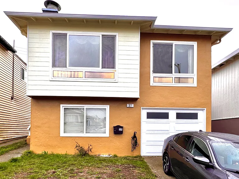 Huntington Dr — Photo 1