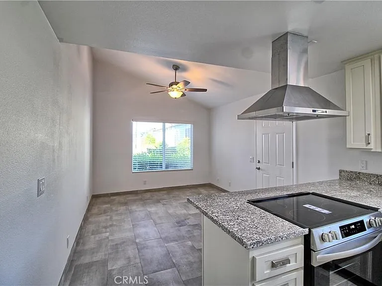 1278 Vista Serena Ave — Photo 5
