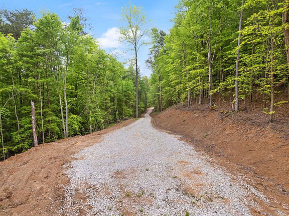 5th image of 16 Clay Alexander Rd