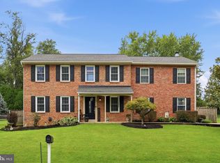 2 Sweet Briar Ln, Hagerstown, MD 21742