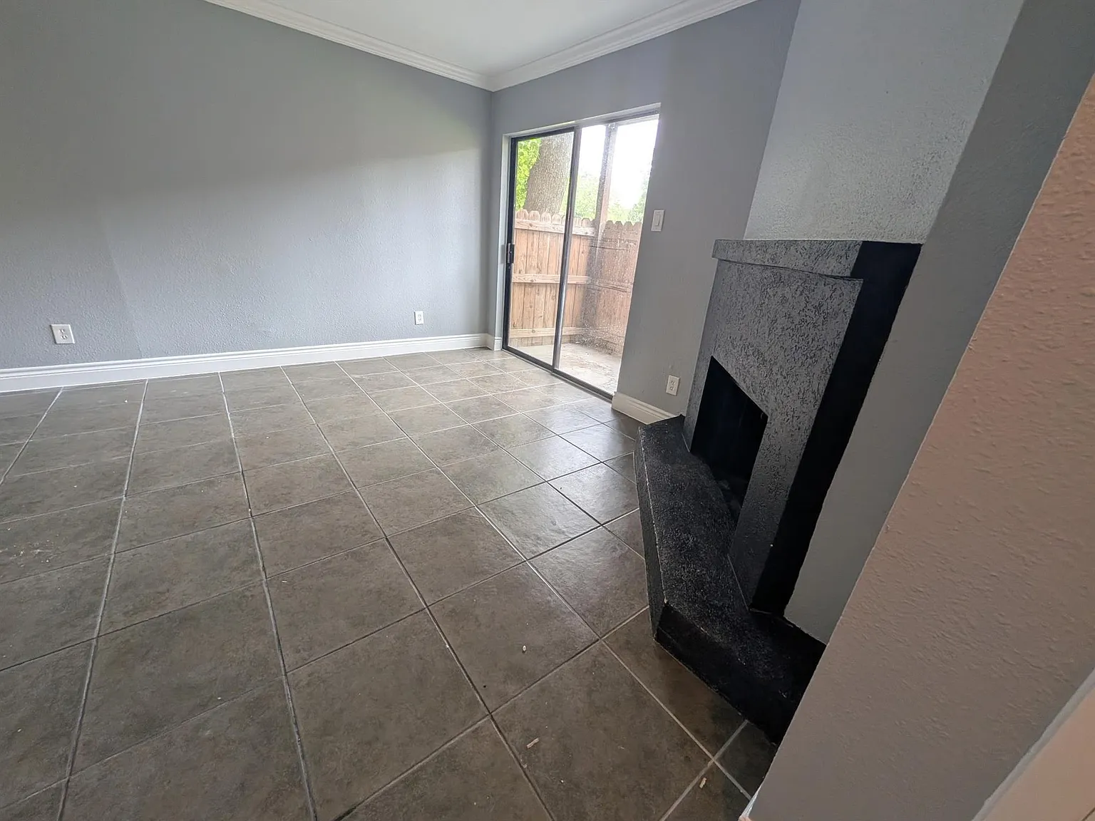 2 bed, 2.0 bath, 1034 sqft, $1,100 — Photo 4
