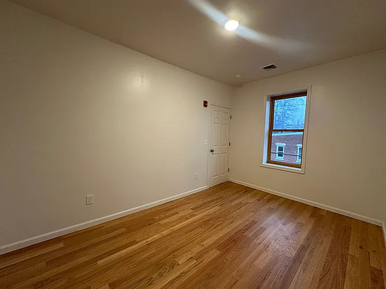 31 Benkard Ave #2 — Photo 7