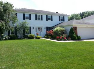 25669 Hidden Acres Dr, Westlake, OH