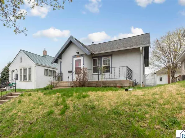 910 N 2nd St, Mankato, MN 56001