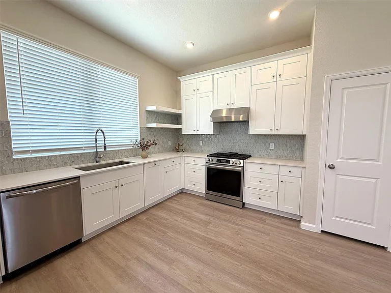 5089 Andorra Bend Ln — Photo 12