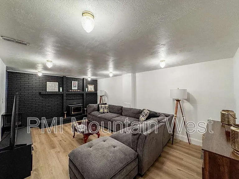 714 W 850 S — Photo 15