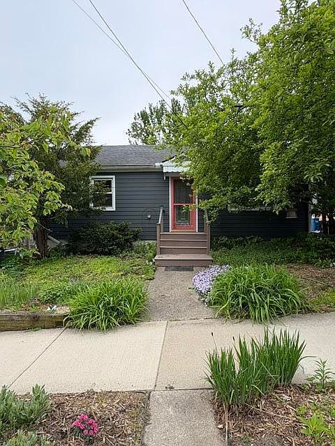 1st image of 213 W Summit St