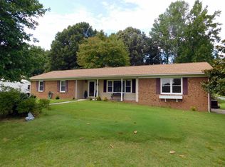 116 Fieldstone Dr, Winston Salem, NC 27127