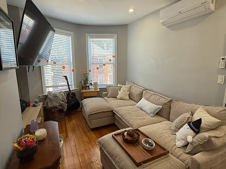 42 Saxton St #2 — Photo 4