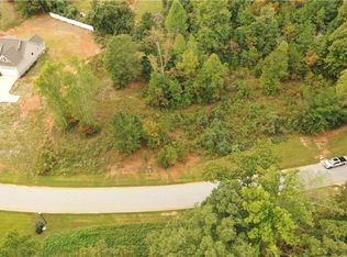 302 Stardust Ln, Seneca, SC 29672