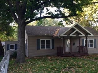 805 S 33rd St, Mattoon, IL 61938