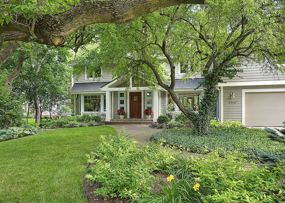 1st image of 8948 N Lake Dr