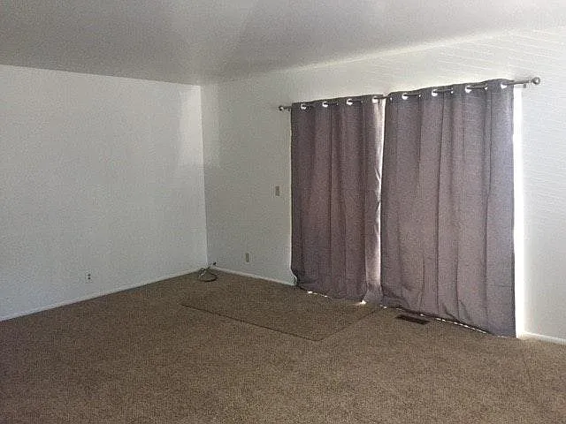 1665 E Phebe Ln — Photo 10