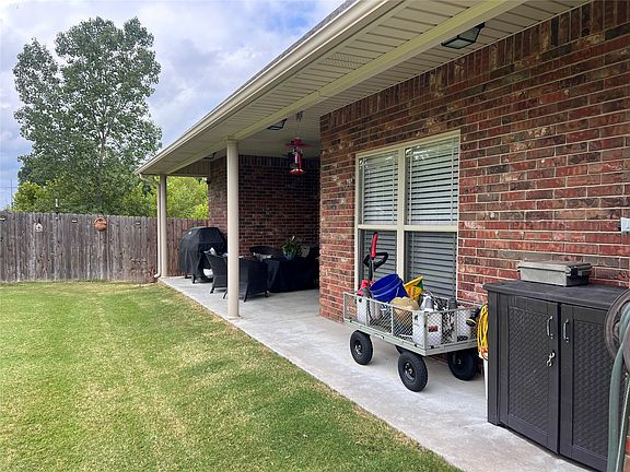 4th image of 804 Great Oaks Dr