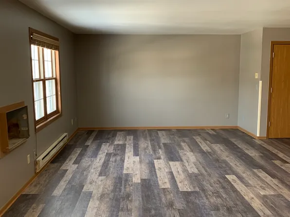 930 Iowa Ave #4, Wisconsin Dells, WI 53965
