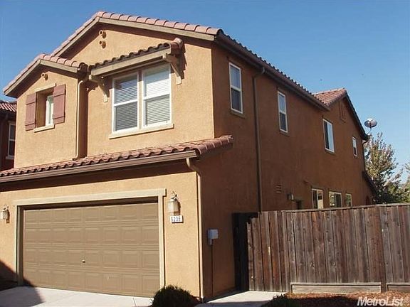 Garage in Back