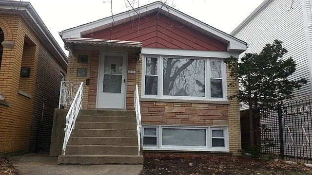 2204 N Menard Ave photo 1