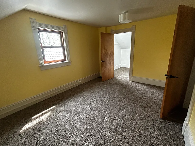 1437 W Bent Ave — Photo 15