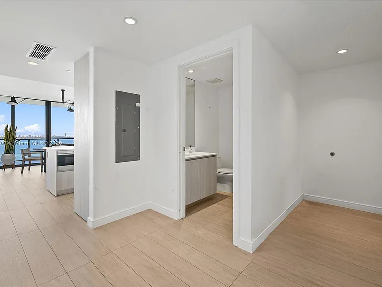 3131 NE 7th Ave #2206 — Photo 4