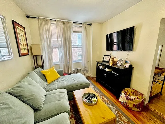 8 Margaret St #3 — Photo 11