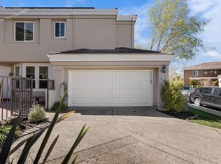 10 Mandalay Ct, Redwood City, CA 94065