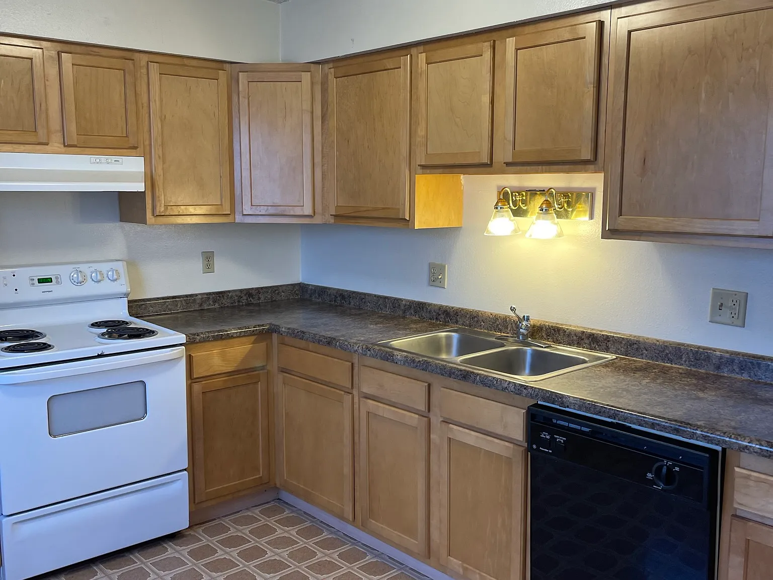 2 bed, 100 sqft, $1,278 — Photo 2