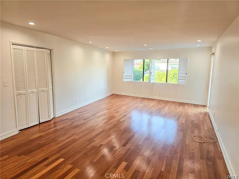 1310 Roxbury Dr #302 — Photo 26