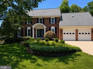 5904 Benfield Dr, Alexandria, VA 22310