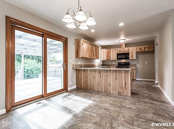 5th image of 31849 Huckleberry Ln