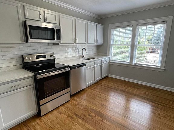 4th image of 3953 Herschel St #B