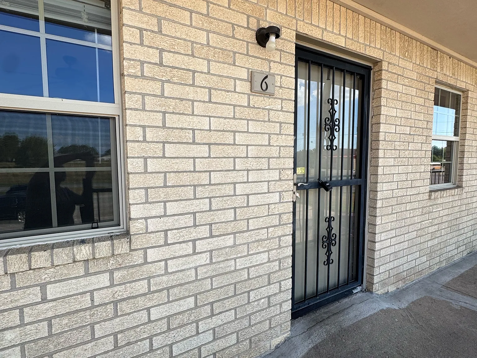 606 Northwest J Street - 6 — Photo 2