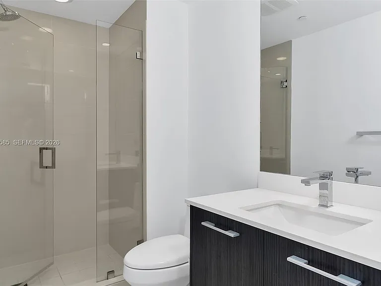 45 SW 9th St #3502 — Photo 32