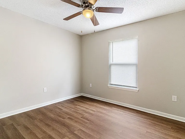 County View Apartments — Photo 17