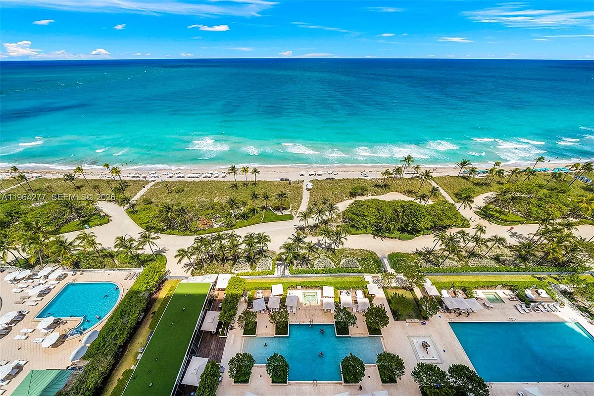 Building Photo - 10203 Collins Ave #1602